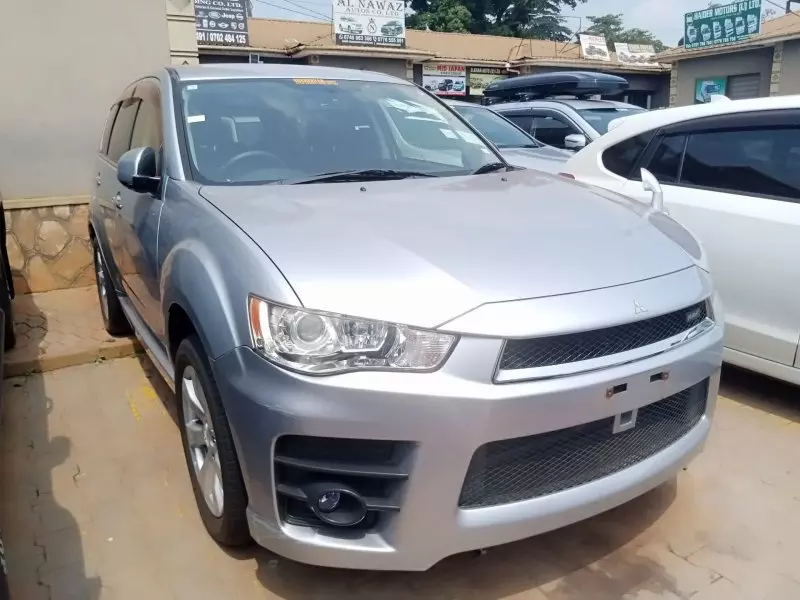 Mitsubishi OUTLANDER   - 2014