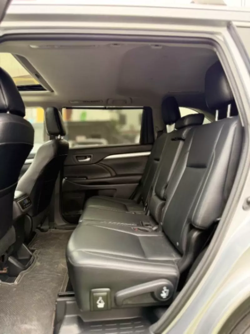 Toyota Highlander   - 2016