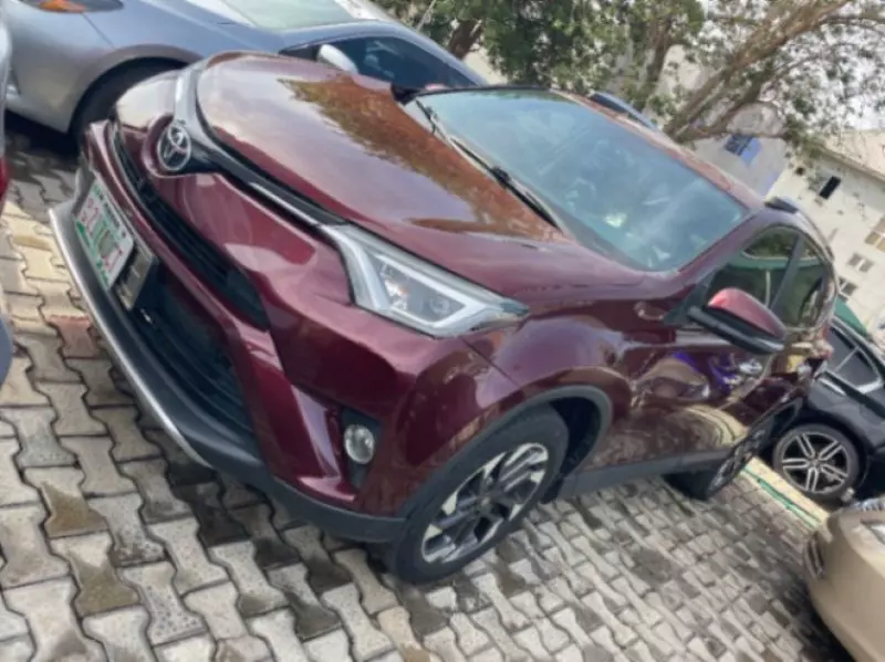 Toyota RAV4   - 2018