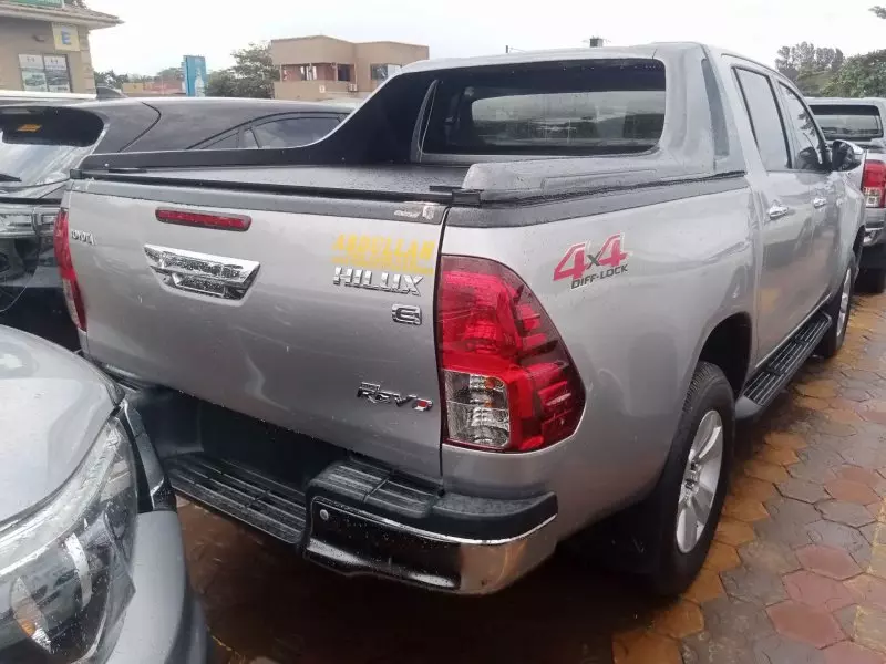 Toyota Hilux   - 2018