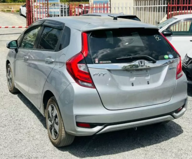 Honda FIT   - 2016