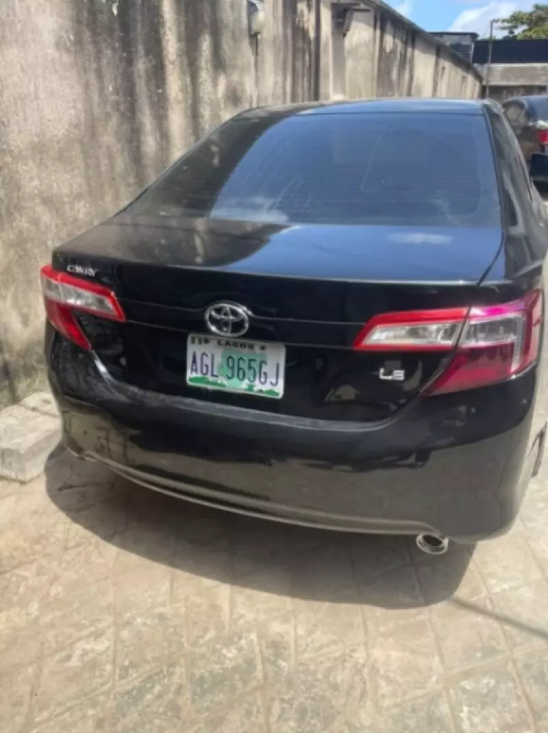 TOYOTA Camry - 2012