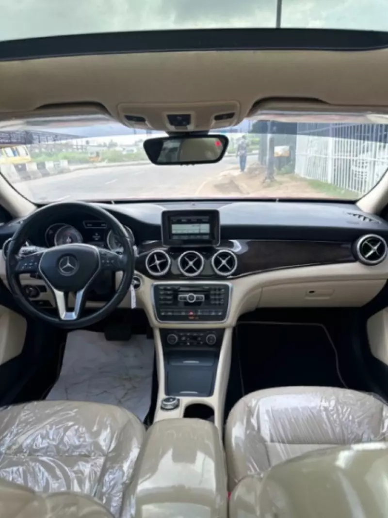 Mercedes-Benz GLA 250   - 2015