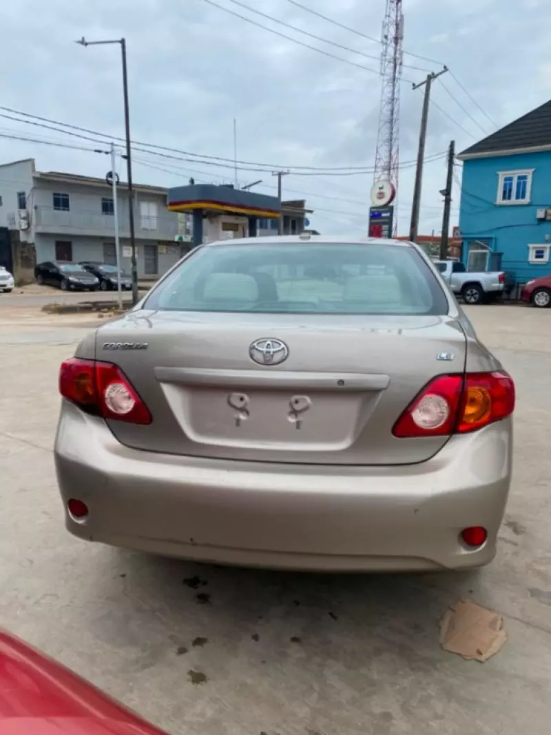 TOYOTA Corolla   - 2009