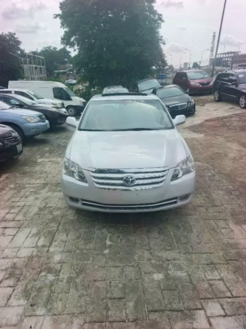 TOYOTA Avalon - 2007