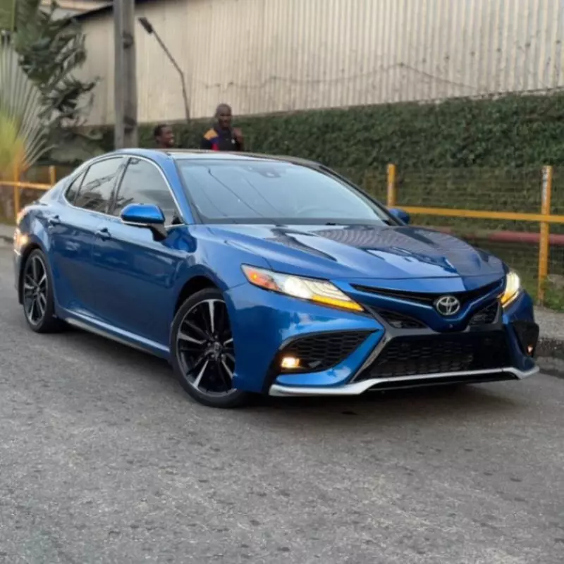 Toyota Camry - 2018