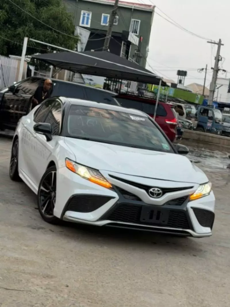 TOYOTA Camry   - 2020