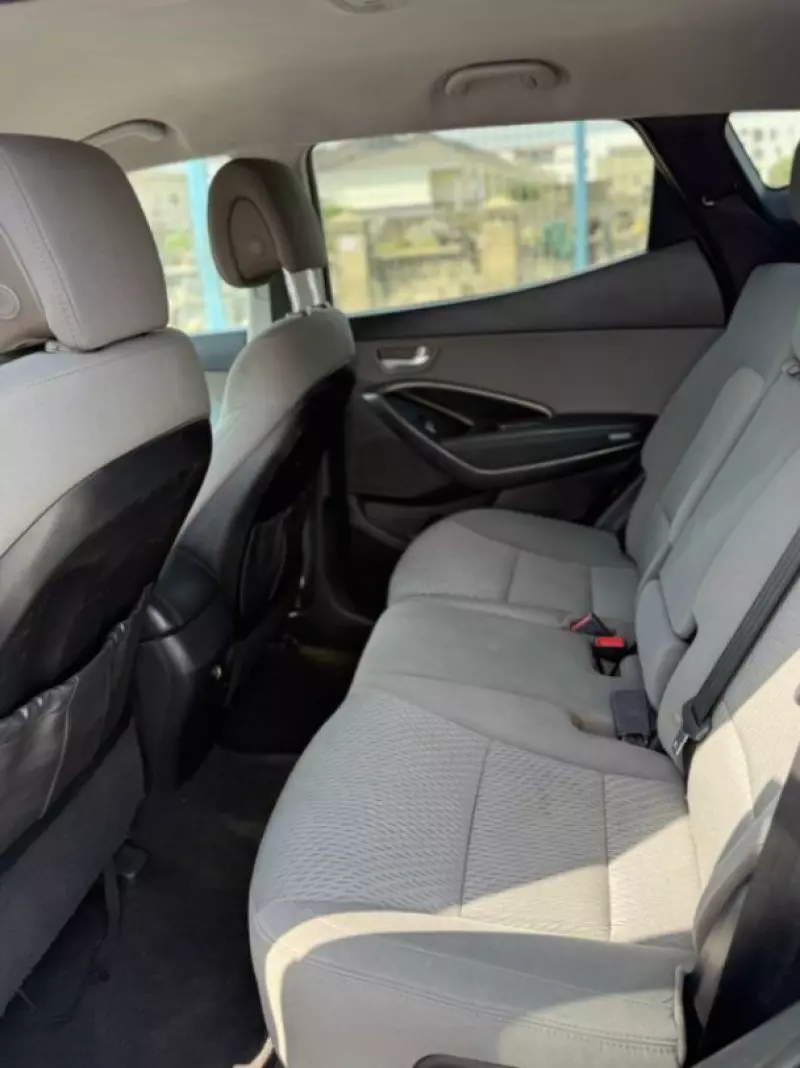Hyundai Santa Fe   - 2017