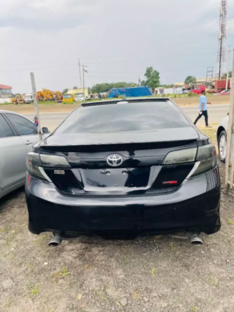 Toyota Camry - 2013