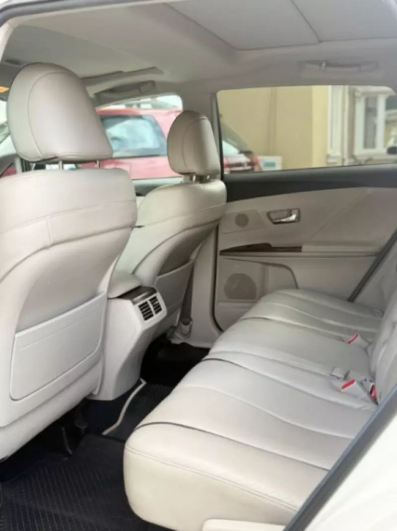 Toyota Venza   - 2012