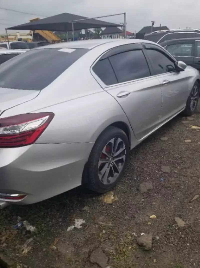 Honda Accord   - 2013