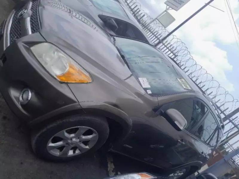 Toyota RAV4 - 2010