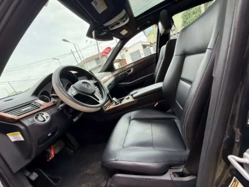 Mercedes-Benz E-class   - 2012