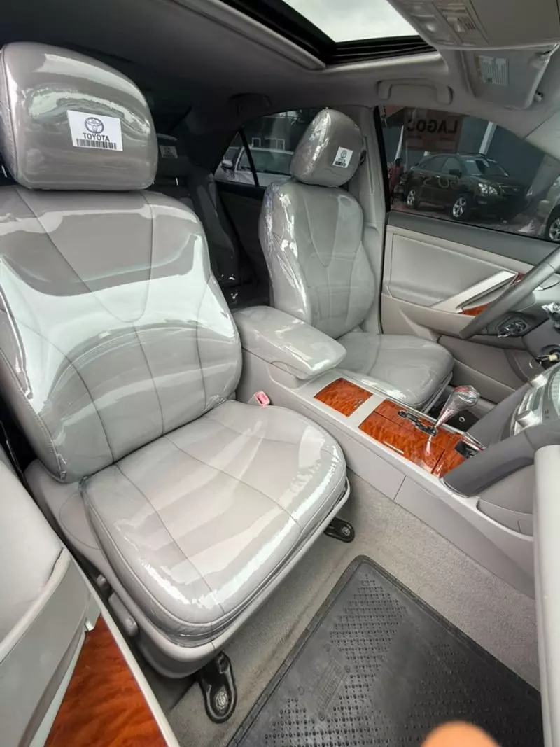 TOYOTA Camry - 2009