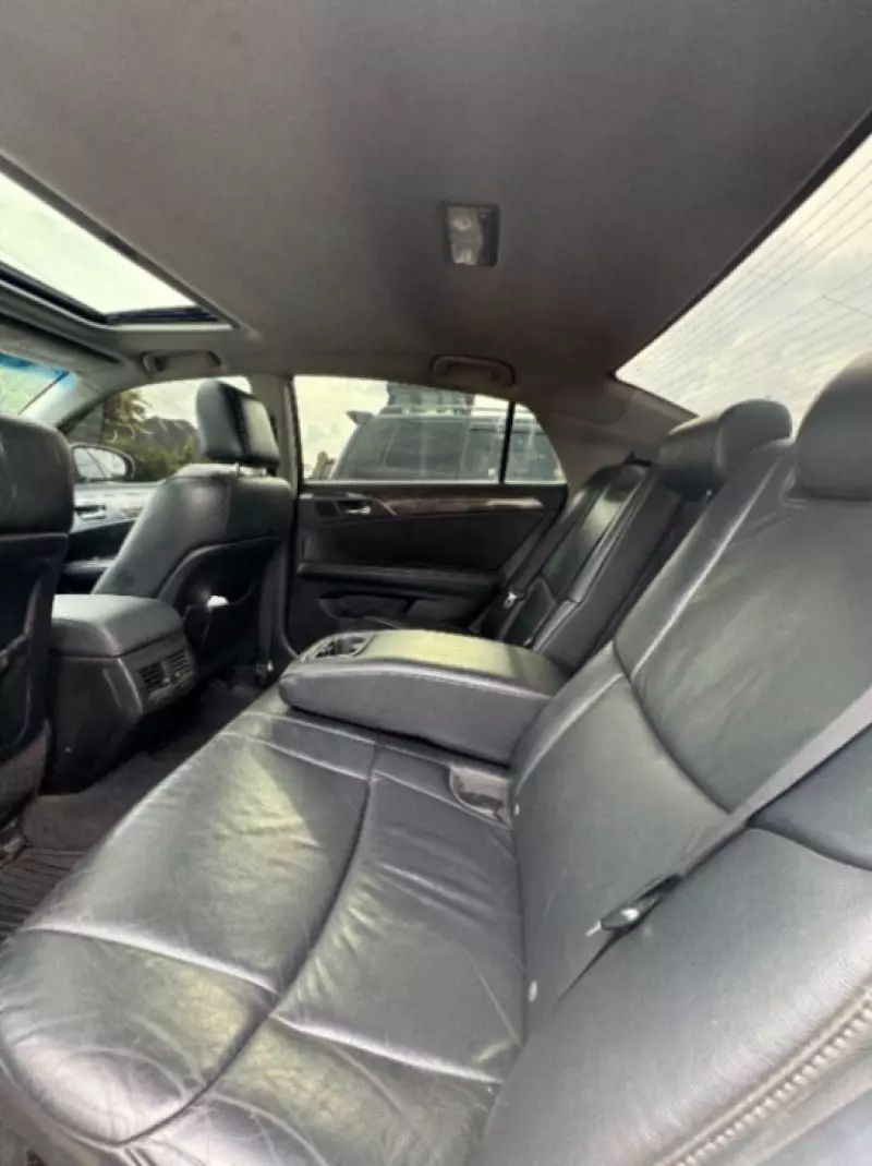 TOYOTA Avalon - 2012