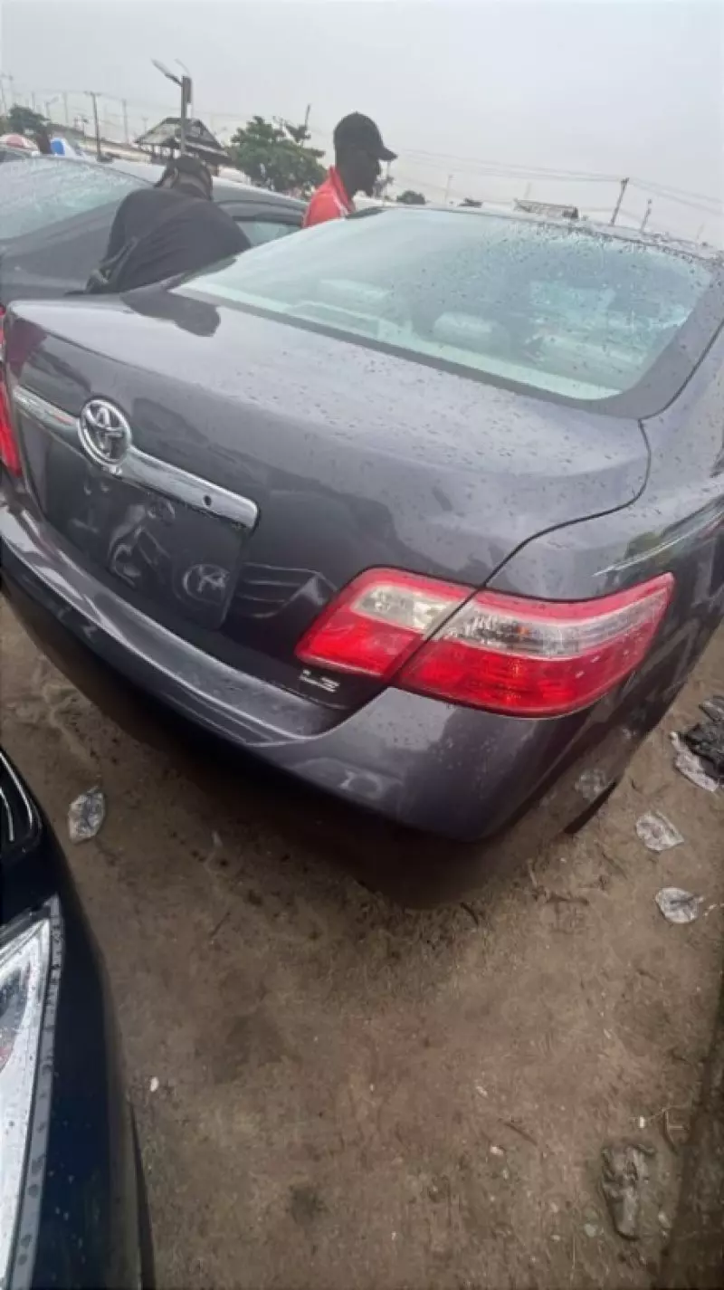 Toyota Camry   - 2007