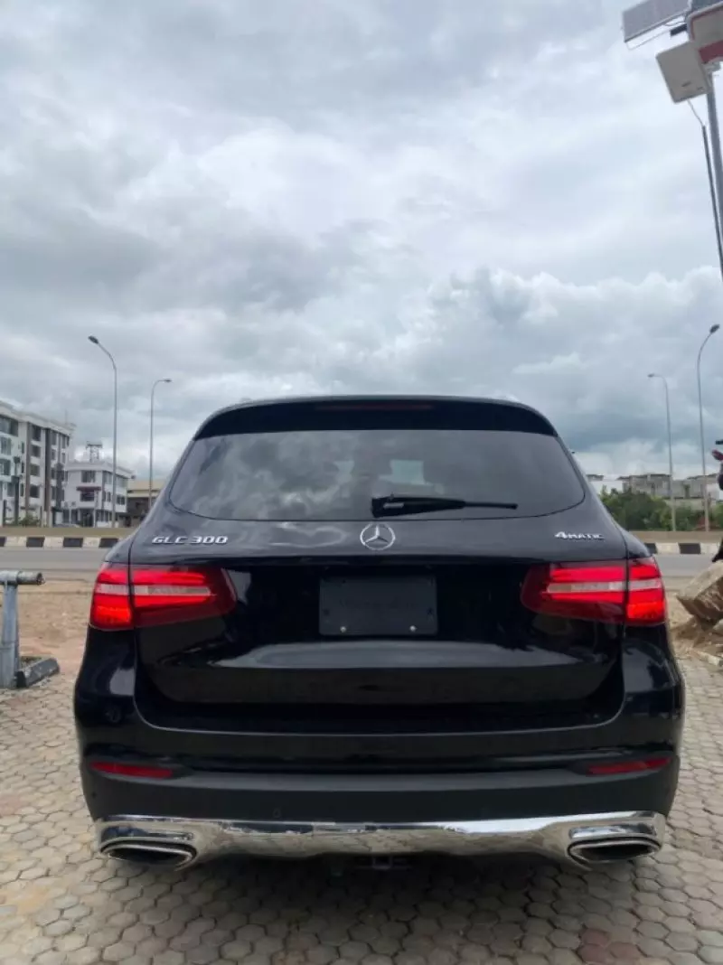 Mercedes-Benz GLC 300   - 2019