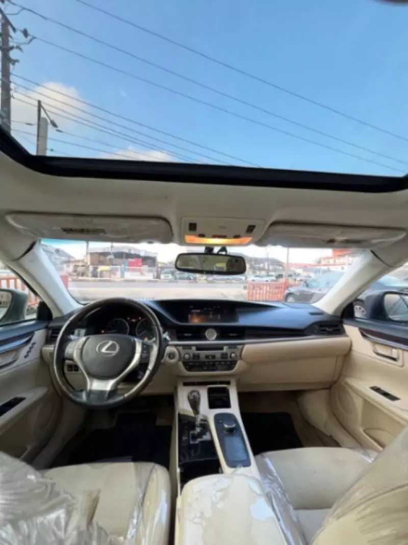 Lexus ES   - 2015