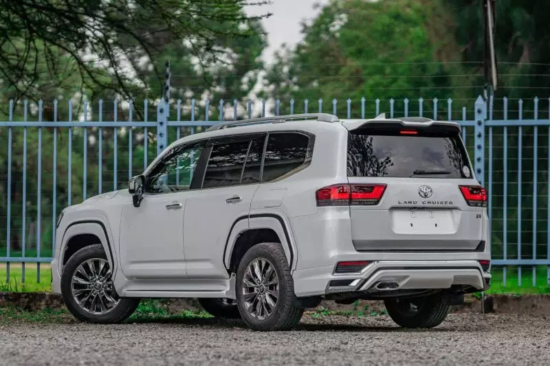 TOYOTA LAND CRUISER 300 LC300   - 2023