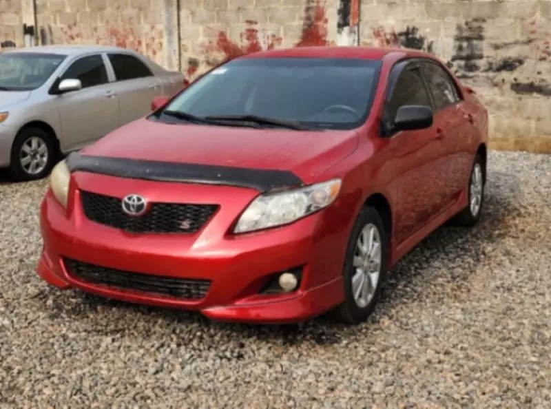 Toyota Corolla   - 2010