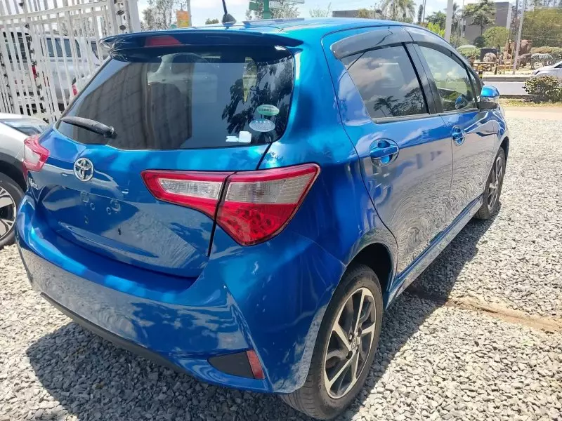 TOYOTA Vitz   - 2017