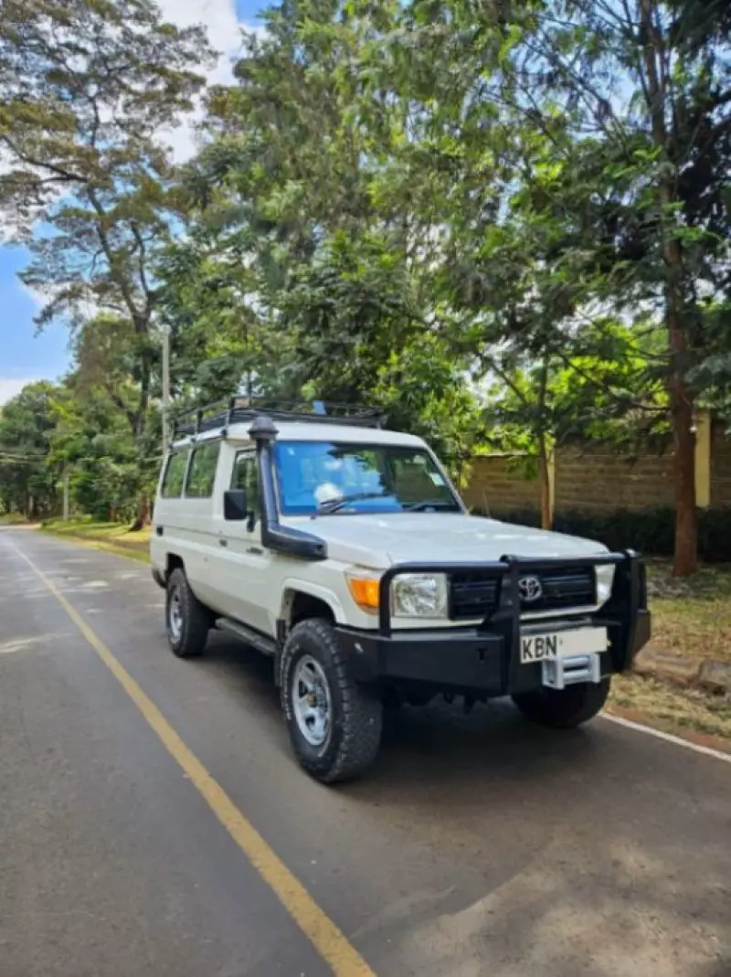 TOYOTA Land Cruiser - 2010