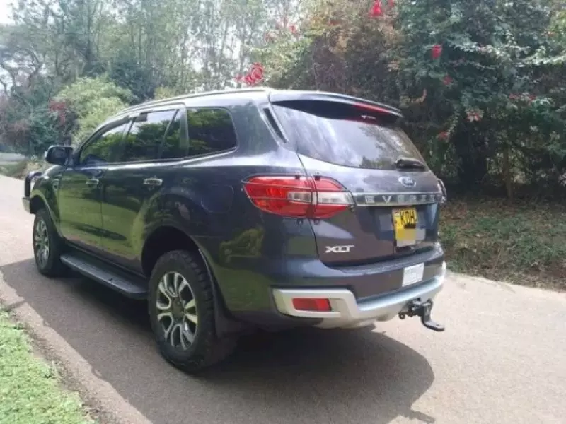 Ford Everest   - 2021