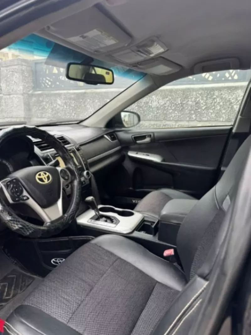 TOYOTA Camry - 2012