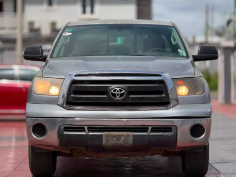 Toyota Tundra   - 2010