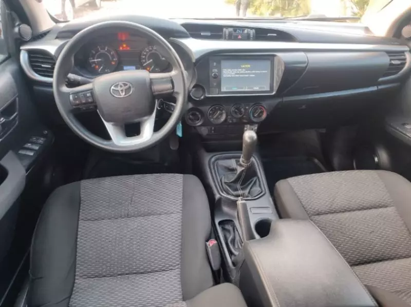 Toyota Hilux    - 2023