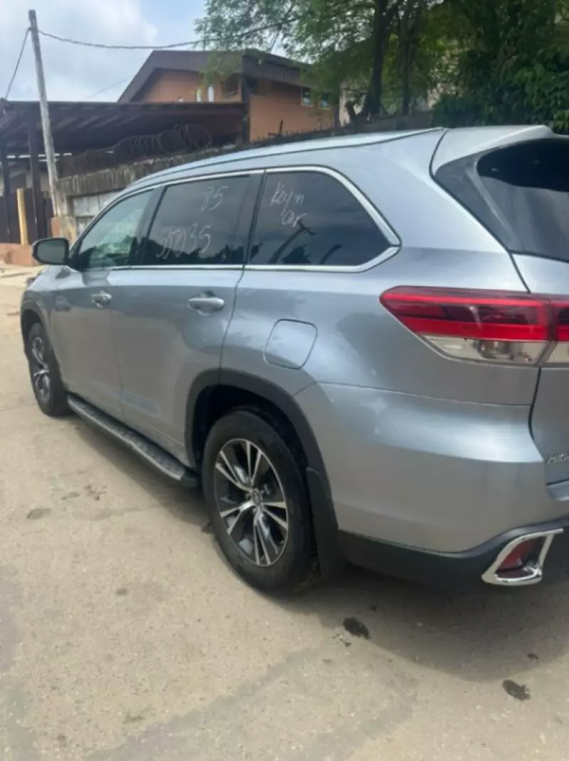 TOYOTA Highlander   - 2016