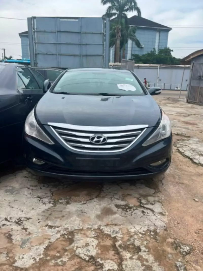 Hyundai Sonata   - 2014