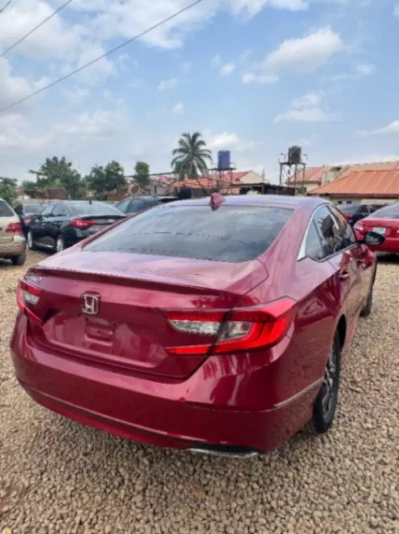 Honda Accord   - 2018