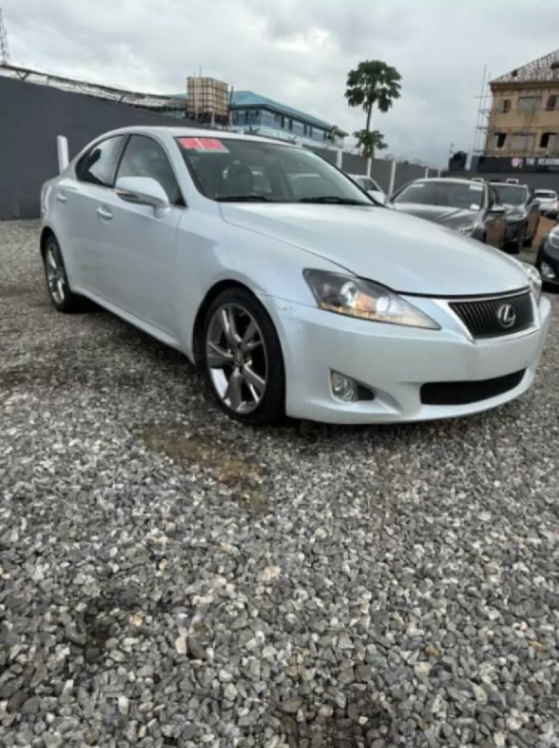 Lexus IS - 2010
