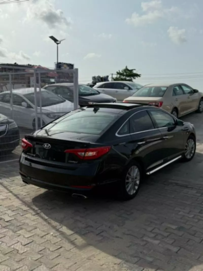Hyundai Sonata   - 2015