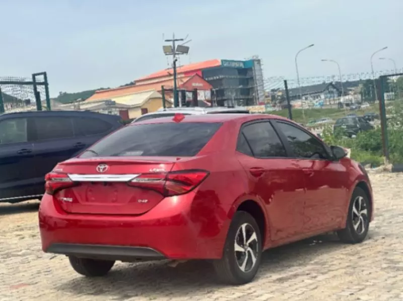 TOYOTA Corolla   - 2018