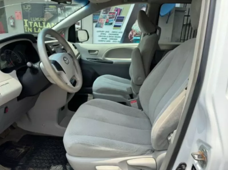 Toyota Sienna   - 2013