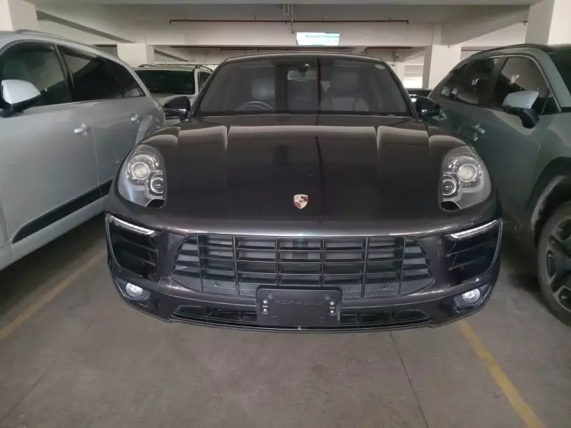 PORSCHE Macan   - 2017