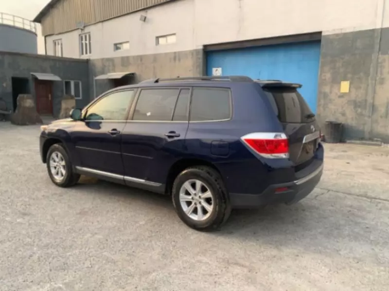Toyota Highlander   - 2011