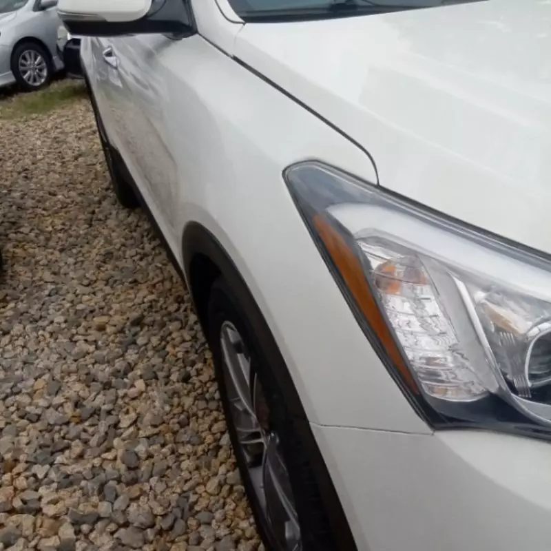 Hyundai Santa Fe   - 2015