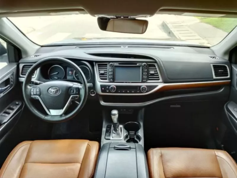 Toyota Highlander   - 2020