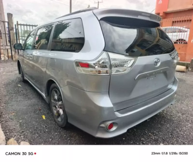 Toyota Sienna   - 2012