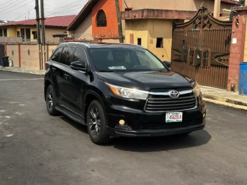 Toyota Highlander   - 2016