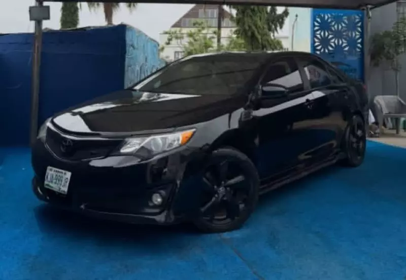 TOYOTA Camry - 2014