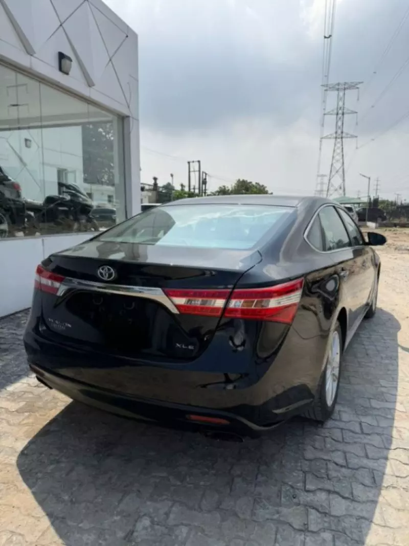 Toyota Avalon - 2014
