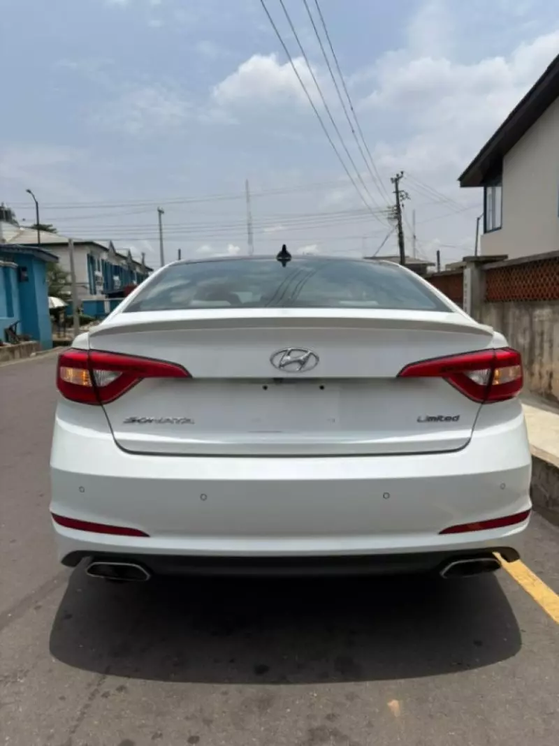 Hyundai Sonata   - 2015