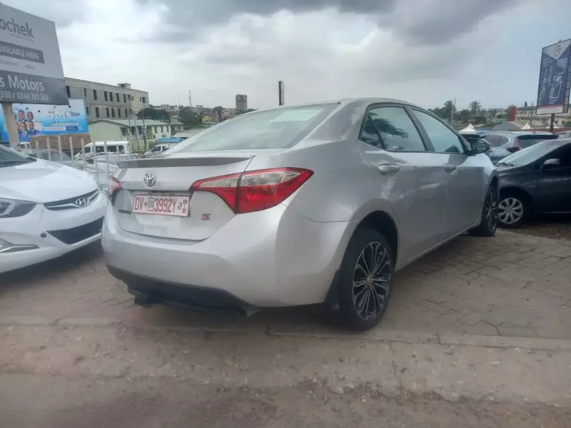 Toyota Corolla   - 2015