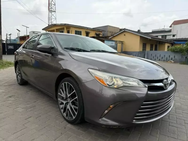 Toyota Camry   - 2016