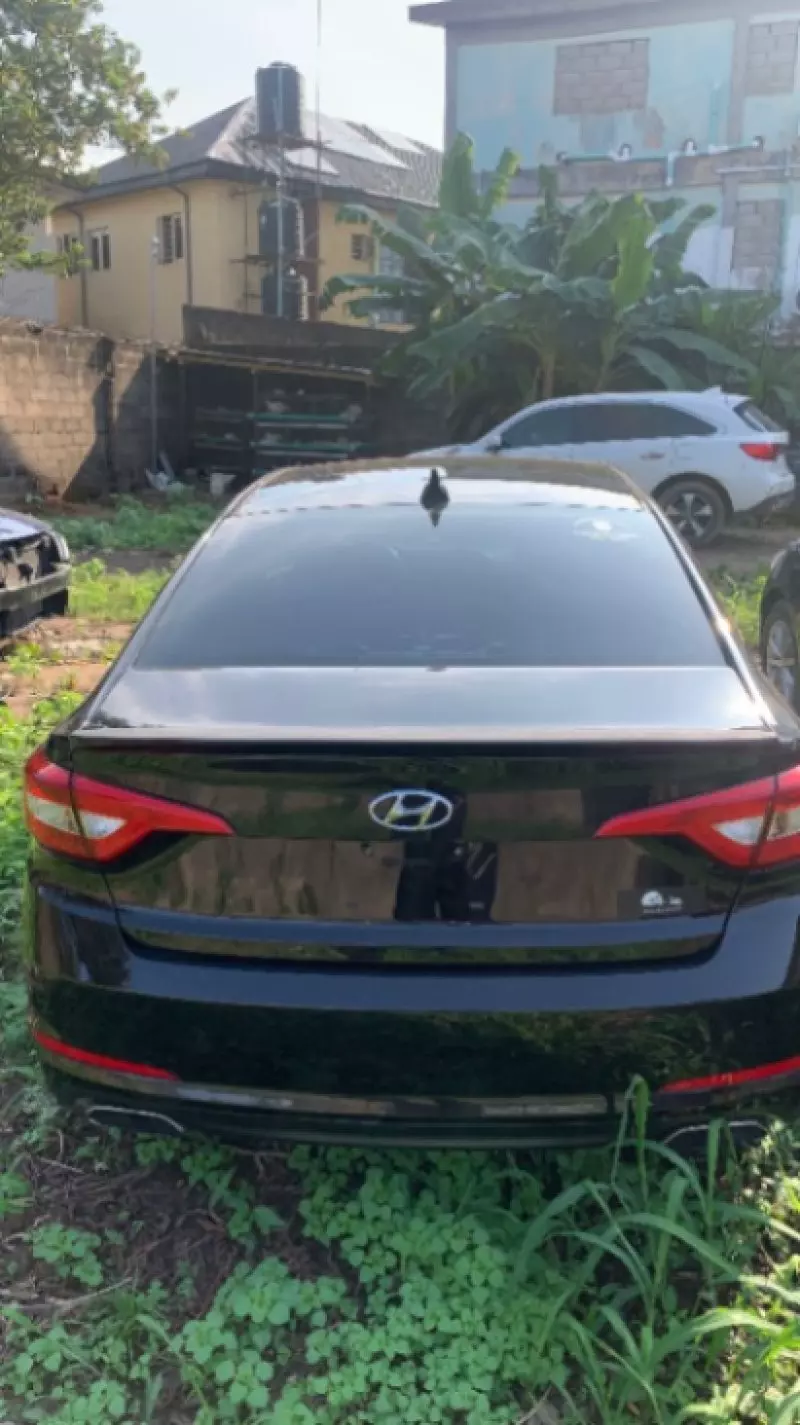 Hyundai Sonata   - 2015