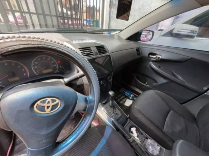 Toyota Corolla   - 2010